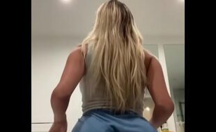 Corinna Kopf Twerking